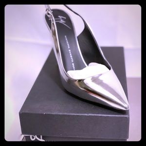 Brand new never wore elegant zanotti shoes